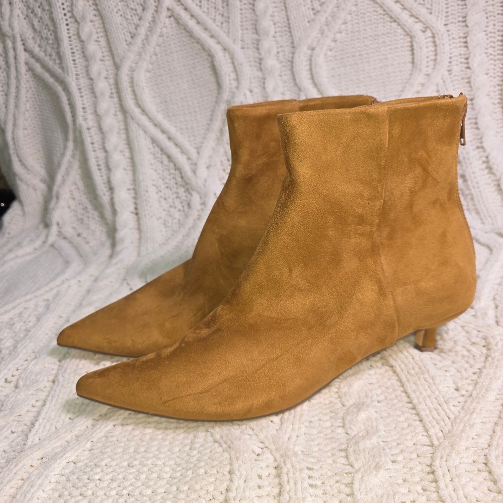 Tahari Barbie Ankle Boots Camel Brown Suede Pointed Toe Kitten Heel Women 9M NEW